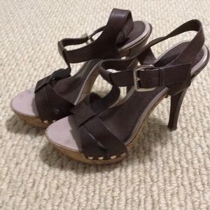 💥Strapped heel and platform shoes